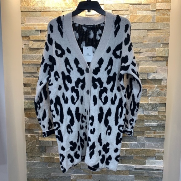 SOMETHING NAVY Leopard V-neck Cardigan - Picture 3 of 5